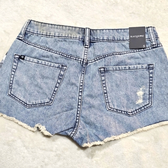 Indigo Distressed Denim Sketch Art Shorts – by Blackheart Hot Topic Sz 5 - Picture 2 of 9